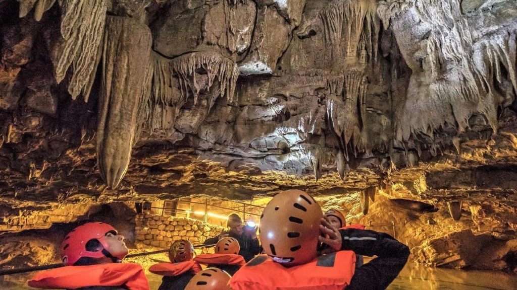 Lago del Corlo: kayak, ponti sospesi e trekking tra Veneto e Trentino