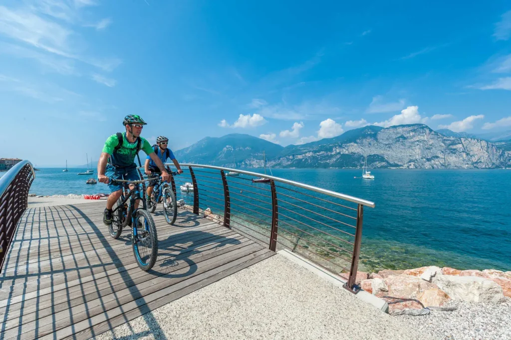 Giornata di avventura in Barca a Vela e in Bici sul Lago di Garda (gratuita per gli iscritti)
