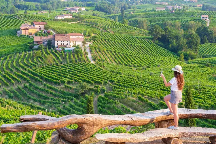 Questa immagine ha l'attributo alt vuoto; il nome del file è 20210302140939-colline-del-prosecco-shutterstock-1439374616.webp