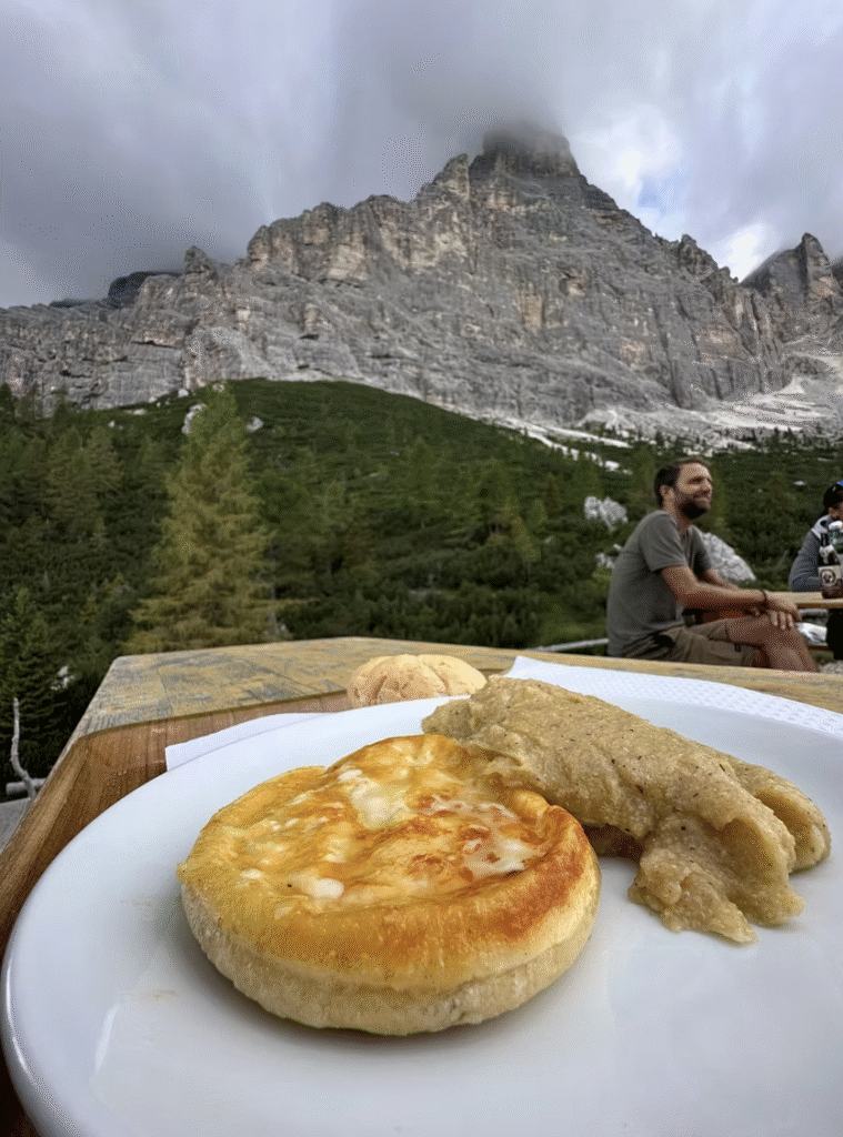 Trekking tra i Colori dell'Autunno: I Larici del Pelmo (Affiliazione)
