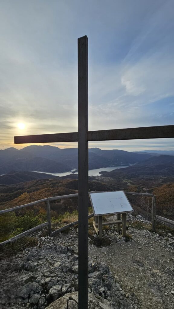 In vetta a Monte La Serra (Lazio) Affiliazione