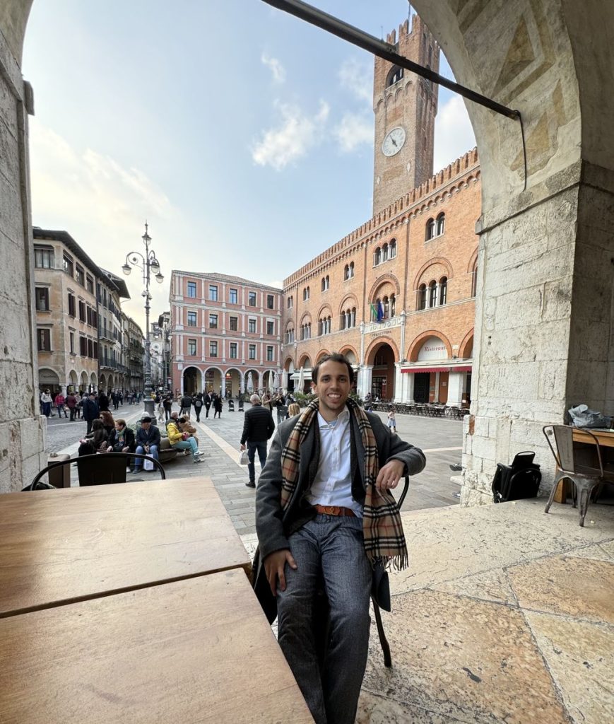Treviso in un Giorno: la Città d'Acque tra Canali, Tiramisù e Palazzi Medievali