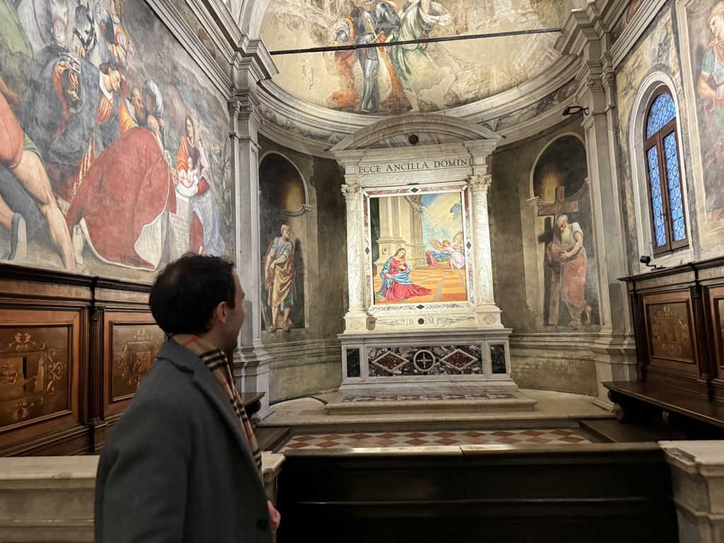 Treviso in un Giorno: la Città d'Acque tra Canali, Tiramisù e Palazzi Medievali