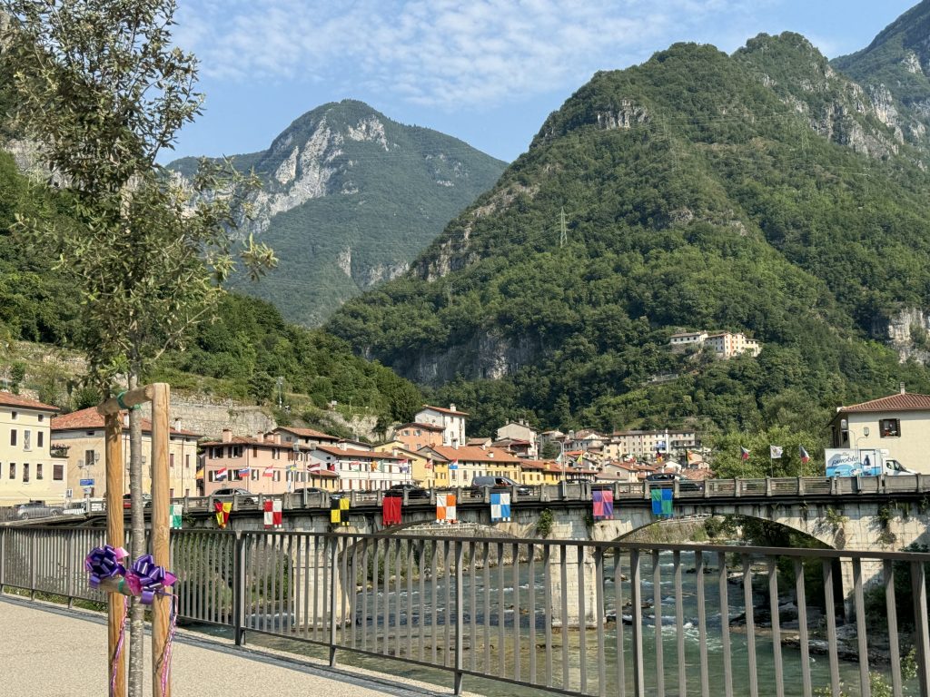 Lago del Corlo: kayak, ponti sospesi e trekking tra Veneto e Trentino