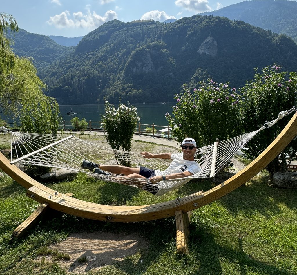 Lago del Corlo: kayak, ponti sospesi e trekking tra Veneto e Trentino
