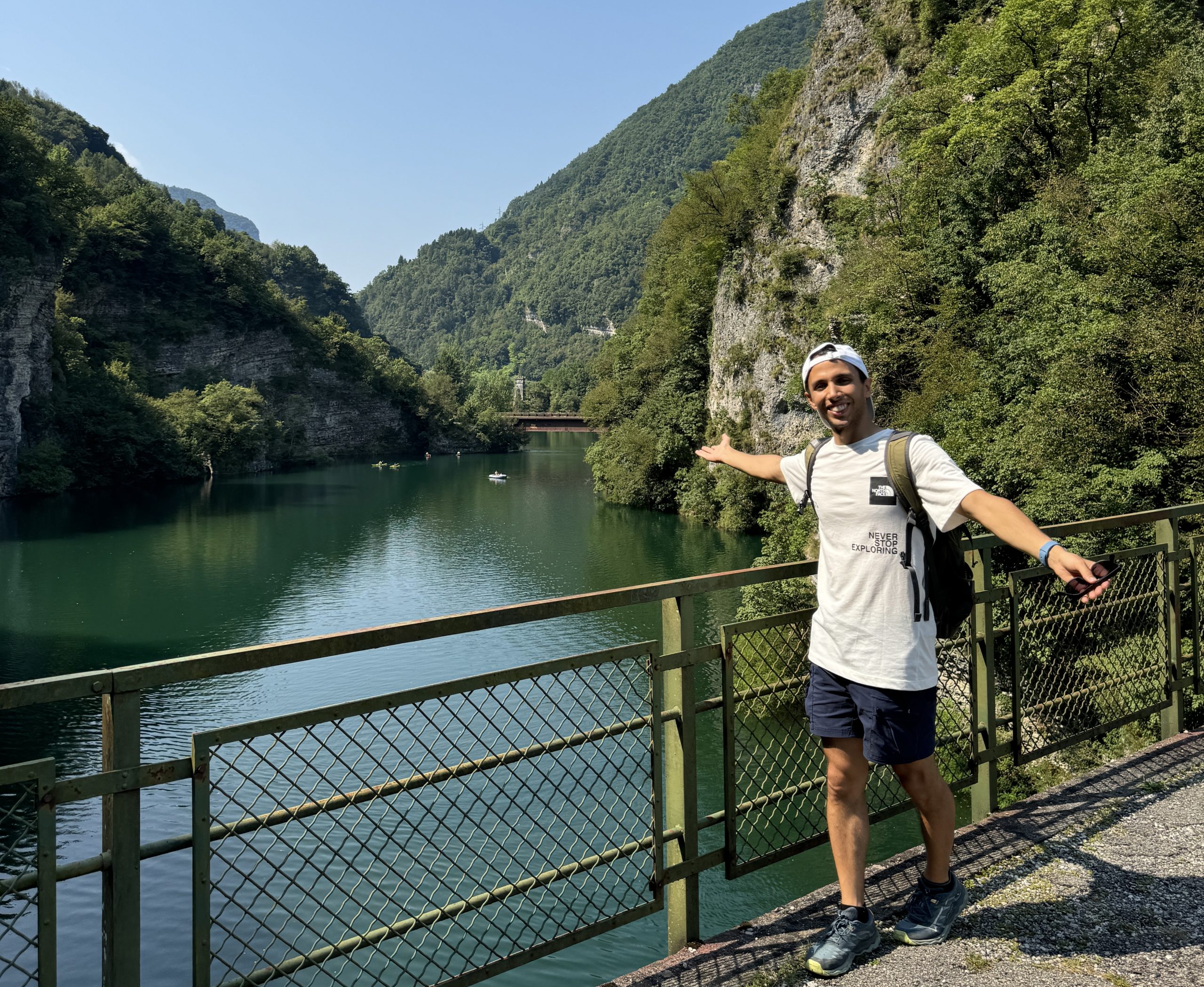 Lago del Corlo: kayak, ponti sospesi e trekking tra Veneto e Trentino