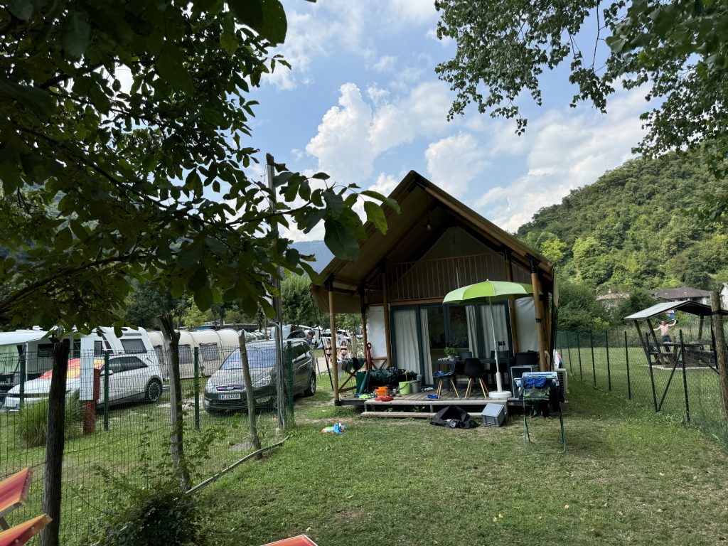 Lago del Corlo: kayak, ponti sospesi e trekking tra Veneto e Trentino