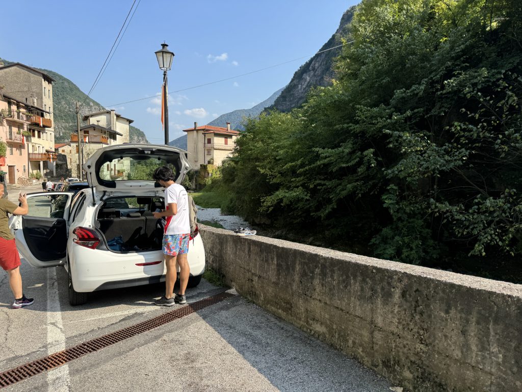 Lago del Corlo: kayak, ponti sospesi e trekking tra Veneto e Trentino