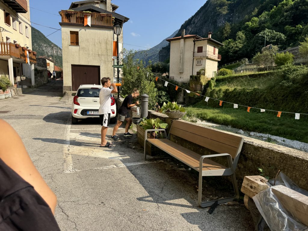 Lago del Corlo: kayak, ponti sospesi e trekking tra Veneto e Trentino