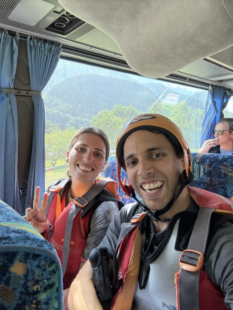 Rafting di gruppo con esplorazione in Valstagna