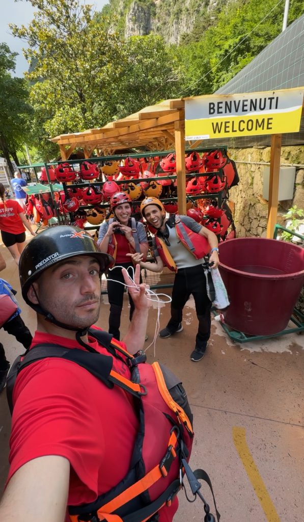Rafting di gruppo con esplorazione in Valstagna