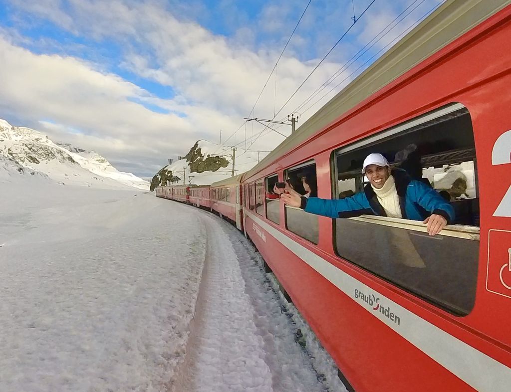 Bernina: Il Trenino Rosso e i Suoi Panorami Incantati
