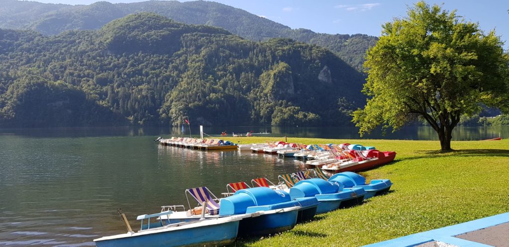 Esplorazione in Canoa, Sup o Kayak al Lago
