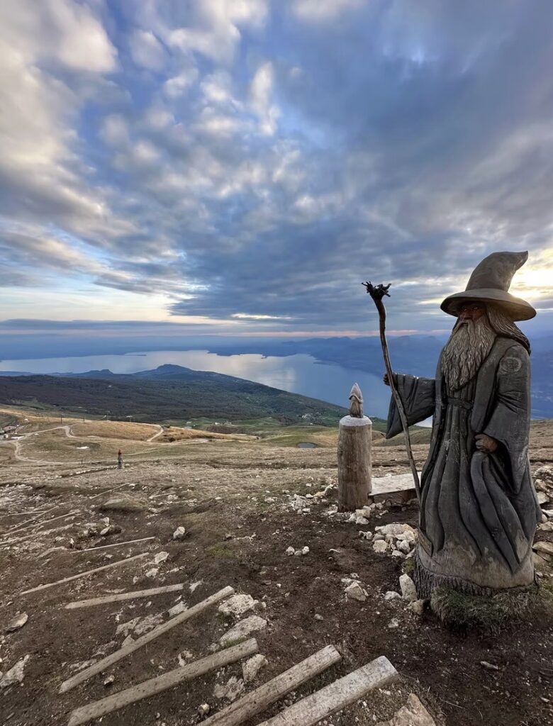 Tramonto sul Lago di Garda:Trekking e Pranzo in Rifugio (Affiliazione)