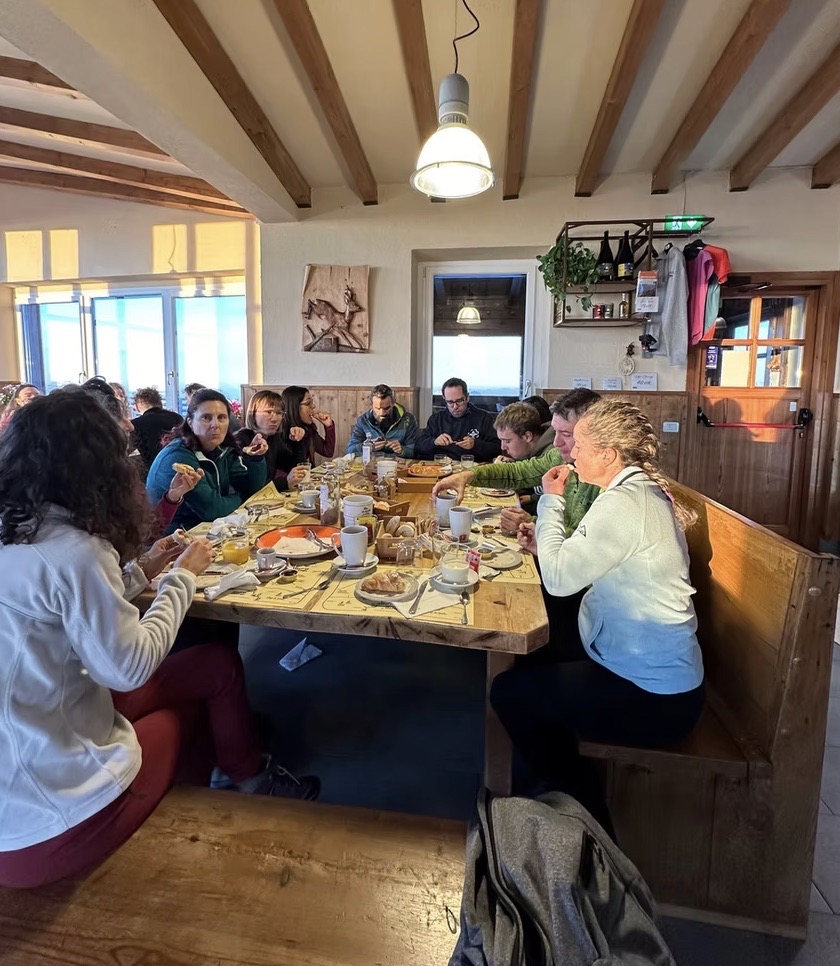 Tramonto sul Lago di Garda:Trekking e Pranzo in Rifugio (Affiliazione)