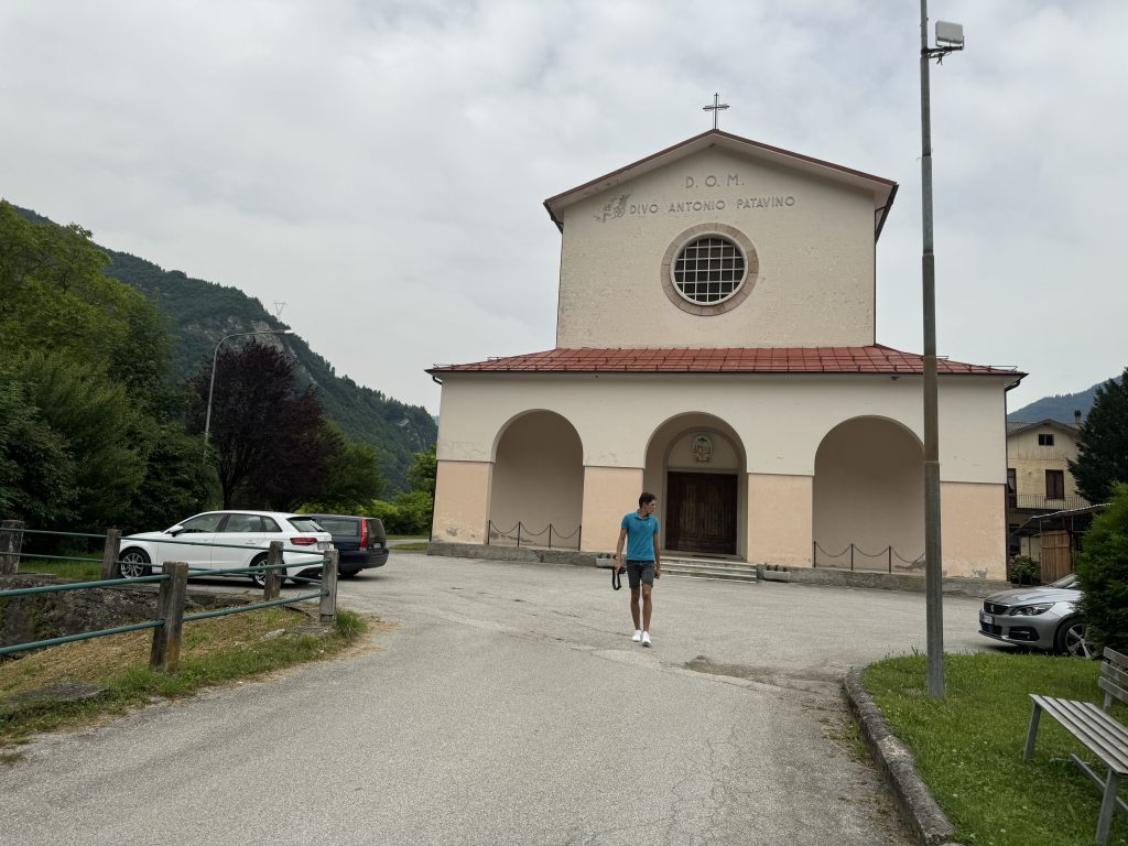 Lago del Corlo: kayak, ponti sospesi e trekking tra Veneto e Trentino