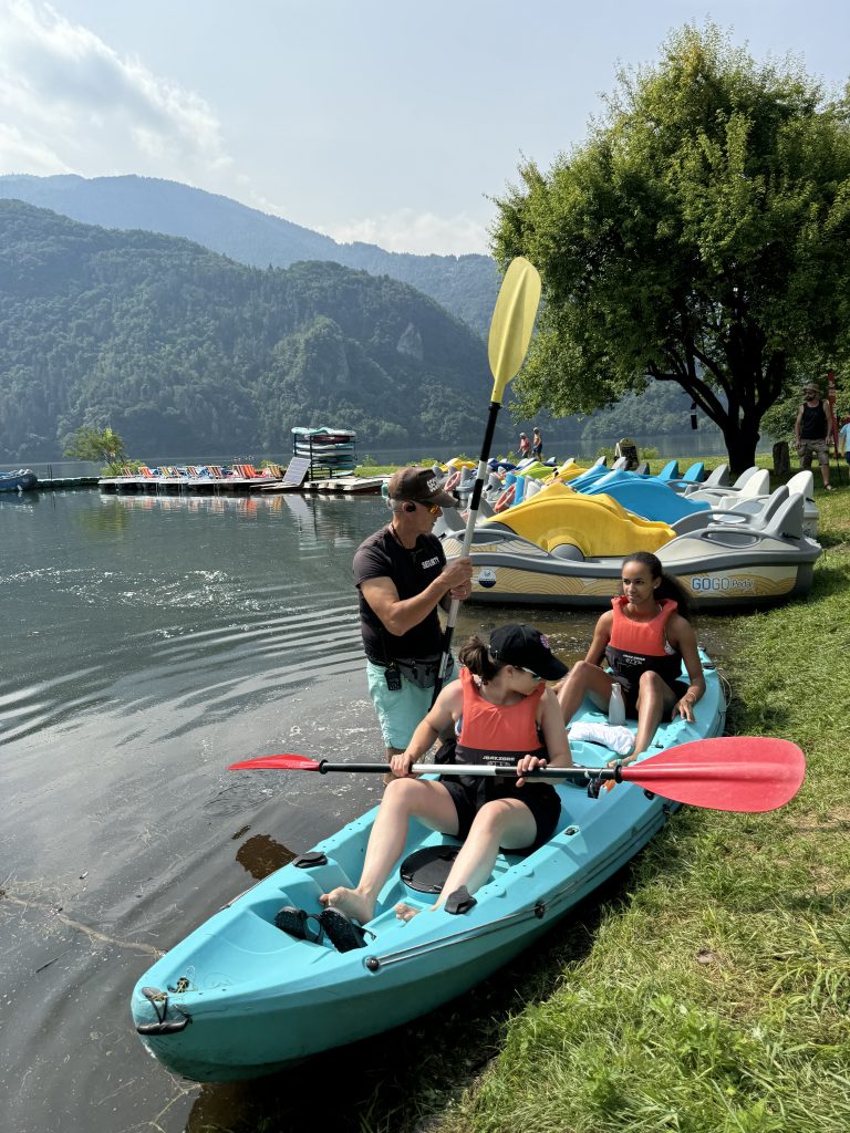 Lago del Corlo: kayak, ponti sospesi e trekking tra Veneto e Trentino