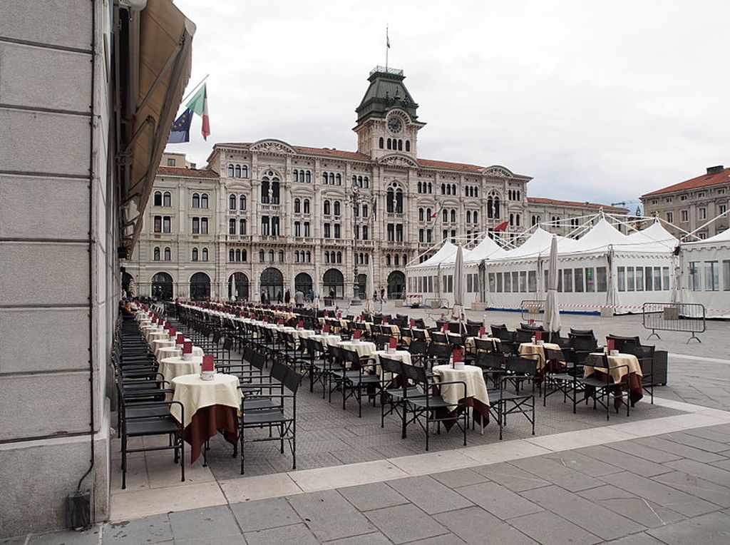 Trieste Segreta come un Local: Scopri il Centro Storico e i Suoi Tesori