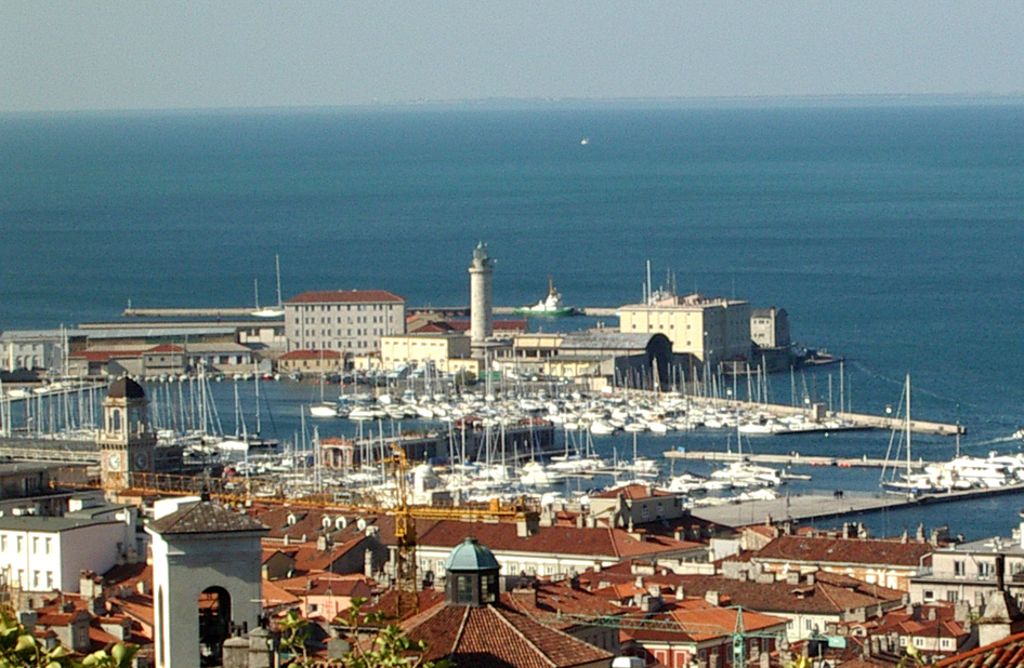 Trieste Segreta come un Local: Scopri il Centro Storico e i Suoi Tesori