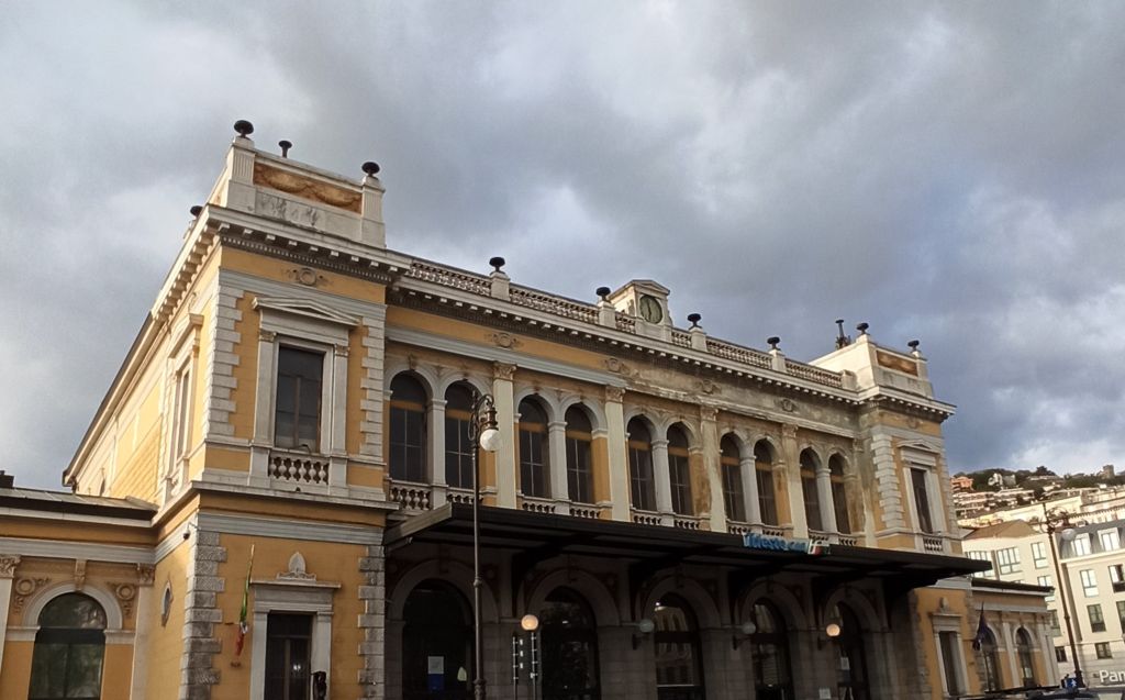 Trieste Segreta come un Local: Scopri il Centro Storico e i Suoi Tesori