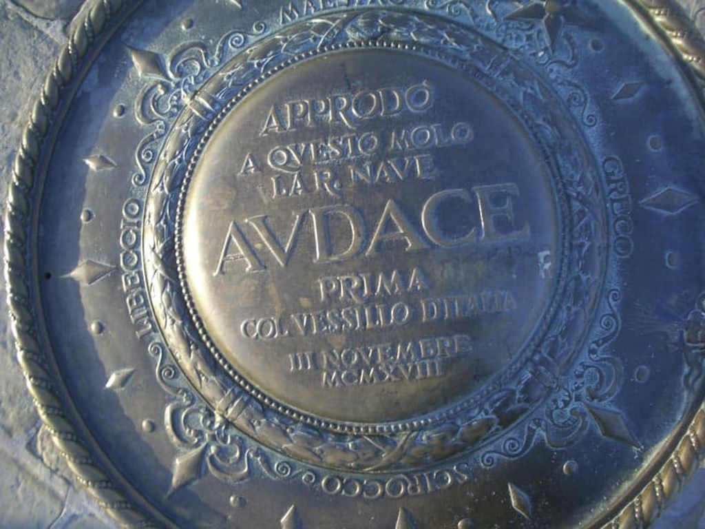 Trieste Segreta come un Local: Scopri il Centro Storico e i Suoi Tesori