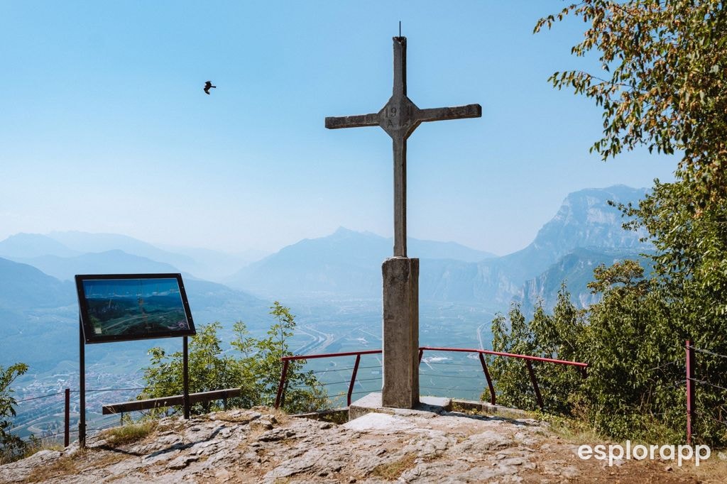 Sospesi sul vuoto: Una Giornata sul Monte di Mezzocorona